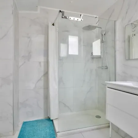 Stunning House With Garden 1 Minute From The Metro Semesterbostad Paris