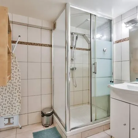 Stunning House With Garden 1 Minute From The Metro Semesterbostad
