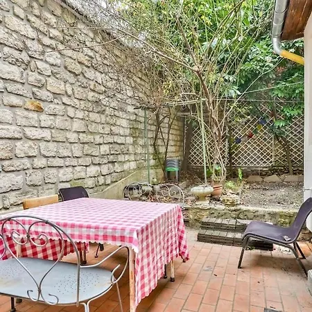 Stunning House With Garden 1 Minute From The Metro